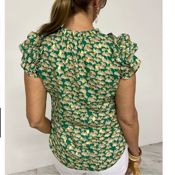 Periwinkle Collection Boutique Green Metallic Gold Printed Ruffle Blouse - Picture 2 of 8